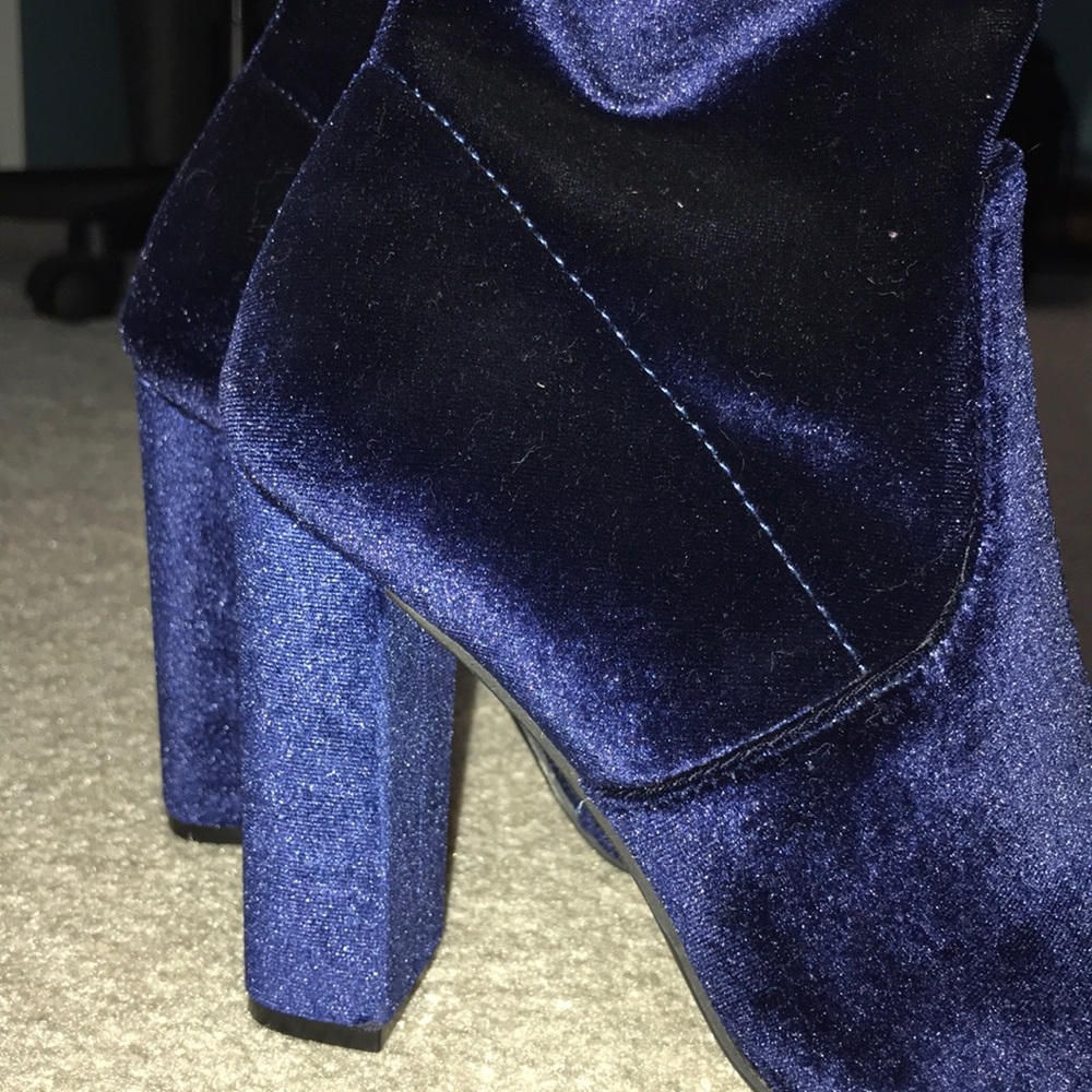 Steve Madden “Edit” Booties - Picture 3 of 3